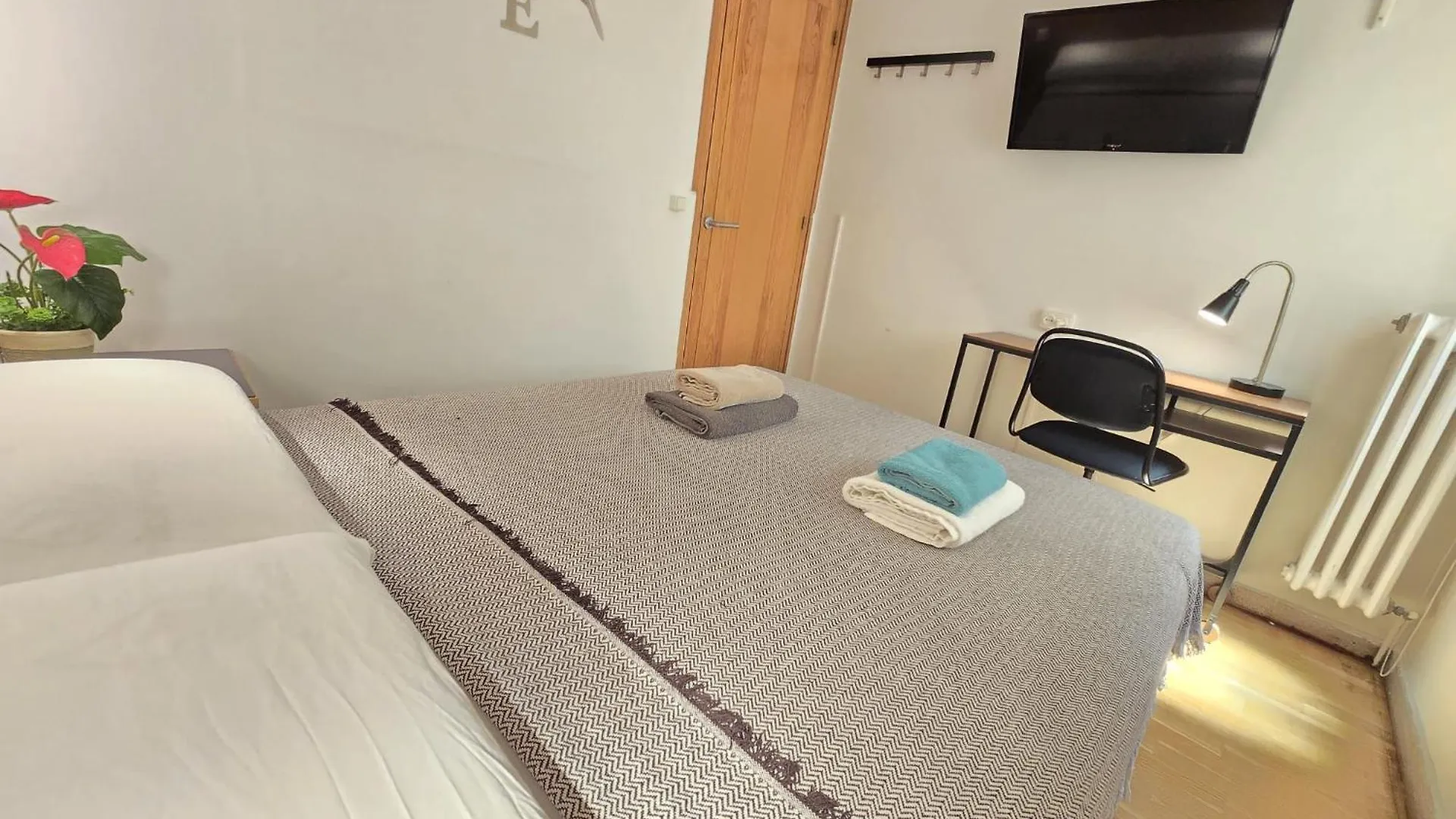 Balmes Rooms Barcelona Bed & Breakfast